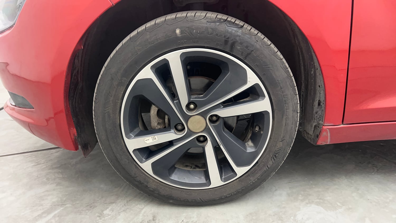 Used 2023 Tata Altroz XZ Diesel Diesel Manual tyres LEFT FRONT TYRE RIM VIEW