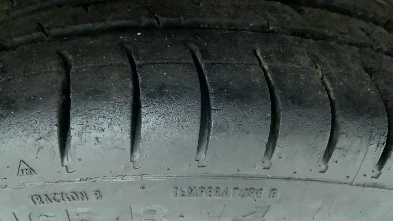 Used 2014 Hyundai Xcent S 1.2 (O) Petrol Manual tyres RIGHT REAR TYRE TREAD VIEW