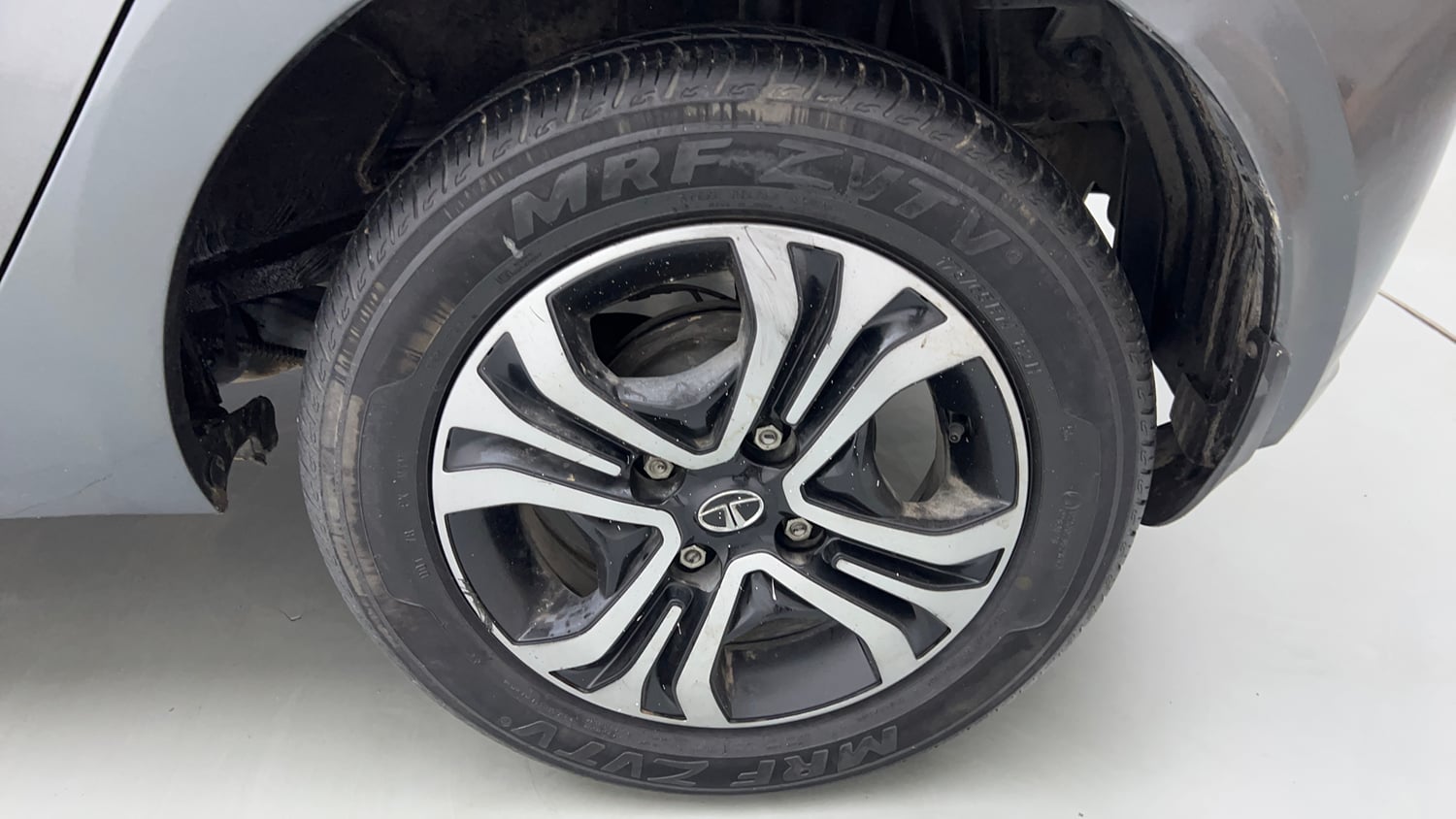 Used 2023 Tata Tiago XTA Petrol Automatic tyres LEFT REAR TYRE RIM VIEW