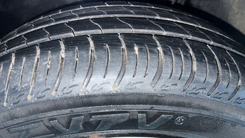 Used 2023 Tata Tiago XTA Petrol Automatic tyres RIGHT FRONT TYRE TREAD VIEW