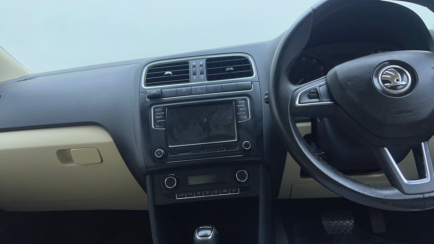 Used 2018 Skoda Rapid Style 1.6 MPI AT Petrol Automatic top_features Touch screen infotainment system