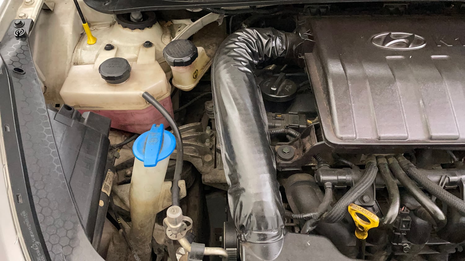 Used 2022 Hyundai Aura S 1.2 CNG Cng Manual engine ENGINE RIGHT SIDE VIEW
