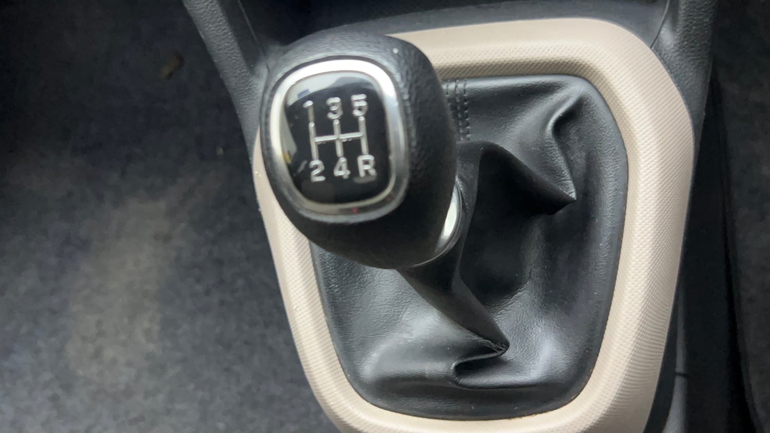 Used 2016 Hyundai Grand i10 Sportz 1.2 Kappa VTVT Petrol Manual interior GEAR  KNOB VIEW