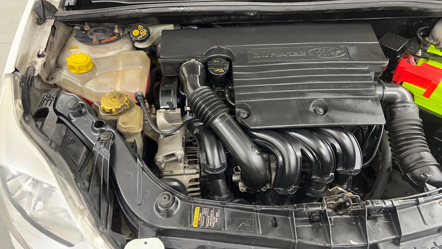 Used 2015 Ford Figo Duratec Petrol Titanium 1.2 Petrol Manual engine ENGINE RIGHT SIDE VIEW