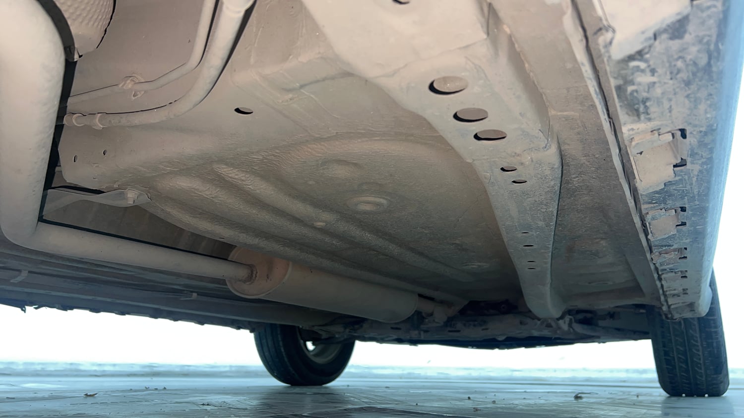 Used 2017 Maruti Suzuki Ignis  Zeta Dual Tone MT Petrol Petrol Manual extra REAR RIGHT UNDERBODY VIEW