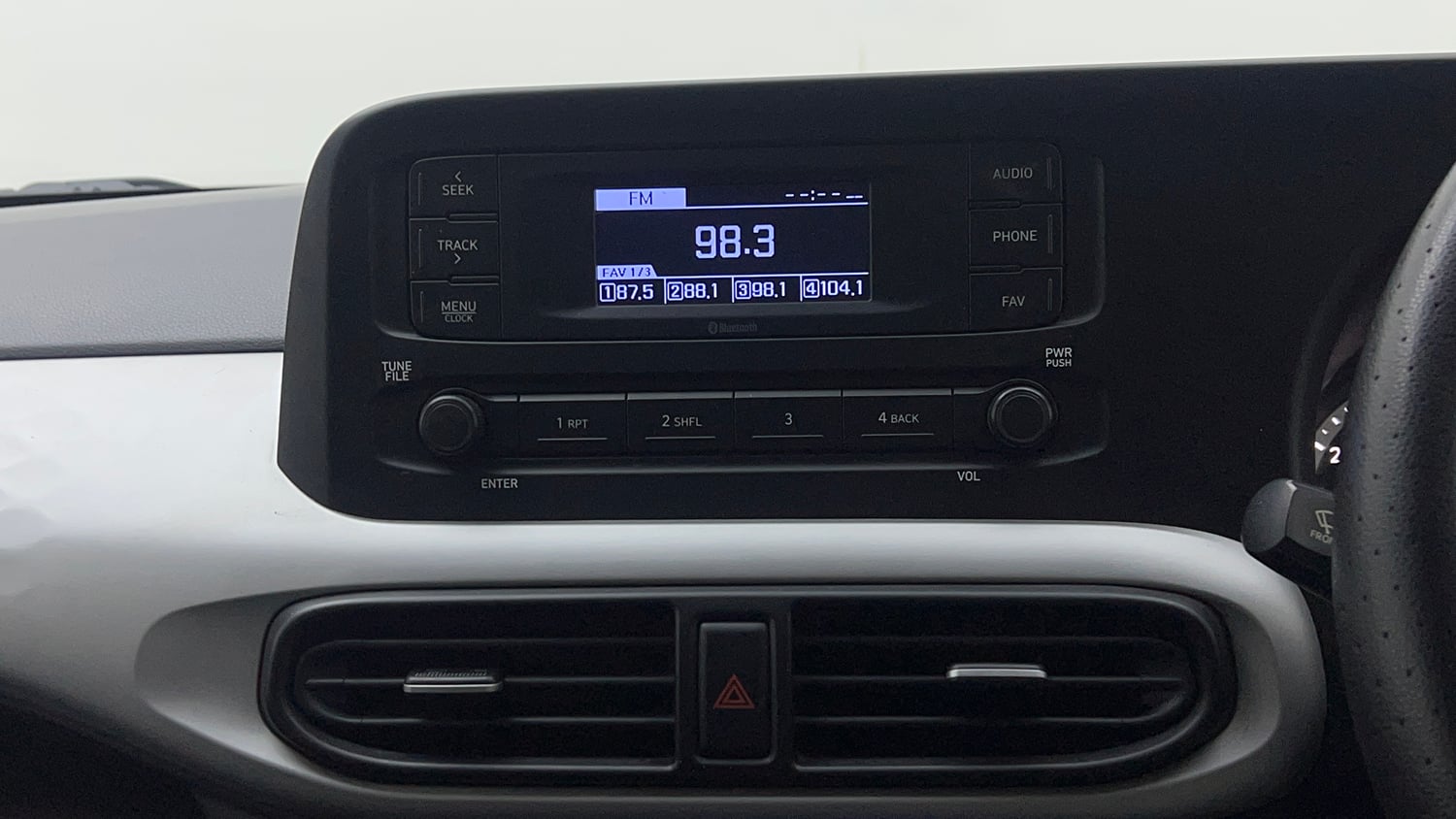 Used 2019 Hyundai Grand i10 Nios Magna AMT 1.2 Kappa VTVT Petrol Automatic top_features Integrated (in-dash) music system