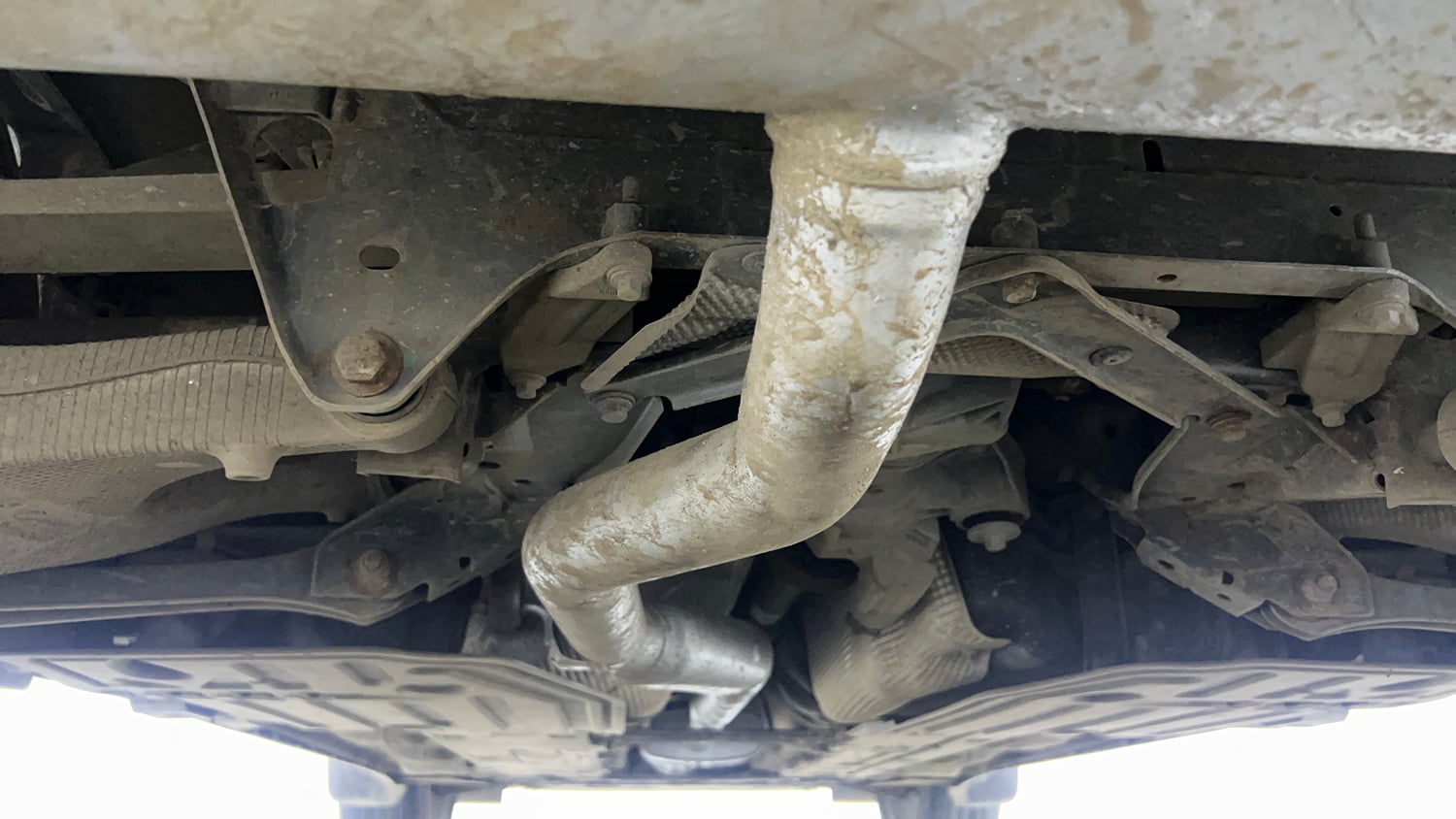 Used 2022 Volvo XC60 B5 Ultimate Petrol Automatic extra REAR UNDERBODY VIEW (TAKEN FROM REAR)