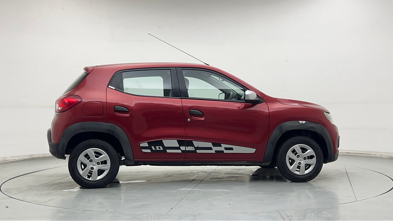 Used 2017 Renault Kwid 1.0 RXT Petrol Manual exterior RIGHT SIDE VIEW