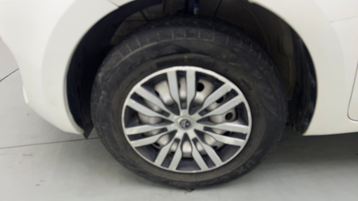 Used 2023 Maruti Suzuki Swift LXi Petrol Manual tyres LEFT FRONT TYRE RIM VIEW