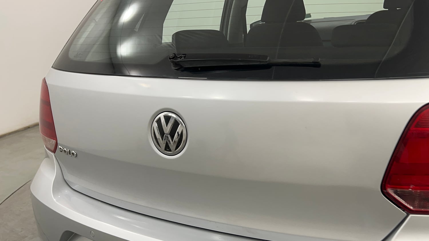 Used 2019 Volkswagen Polo Highline Plus 1.0 (P) 16 Alloy Petrol Manual dents MINOR DENT