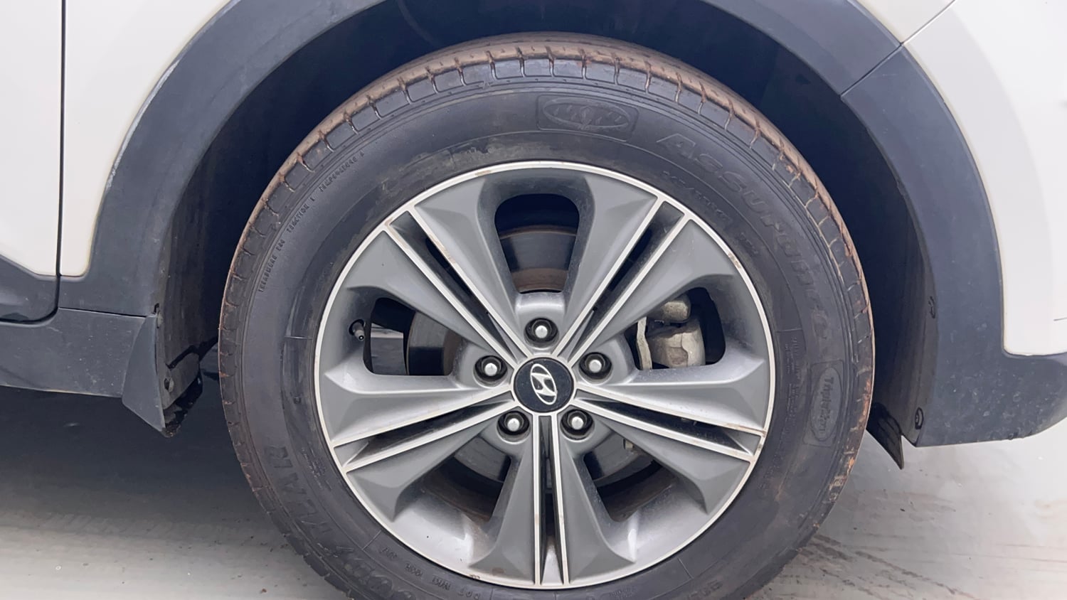 Used 2017 Hyundai Creta 1.6 SX Plus Petrol Special Edition Petrol Manual tyres RIGHT FRONT TYRE RIM VIEW