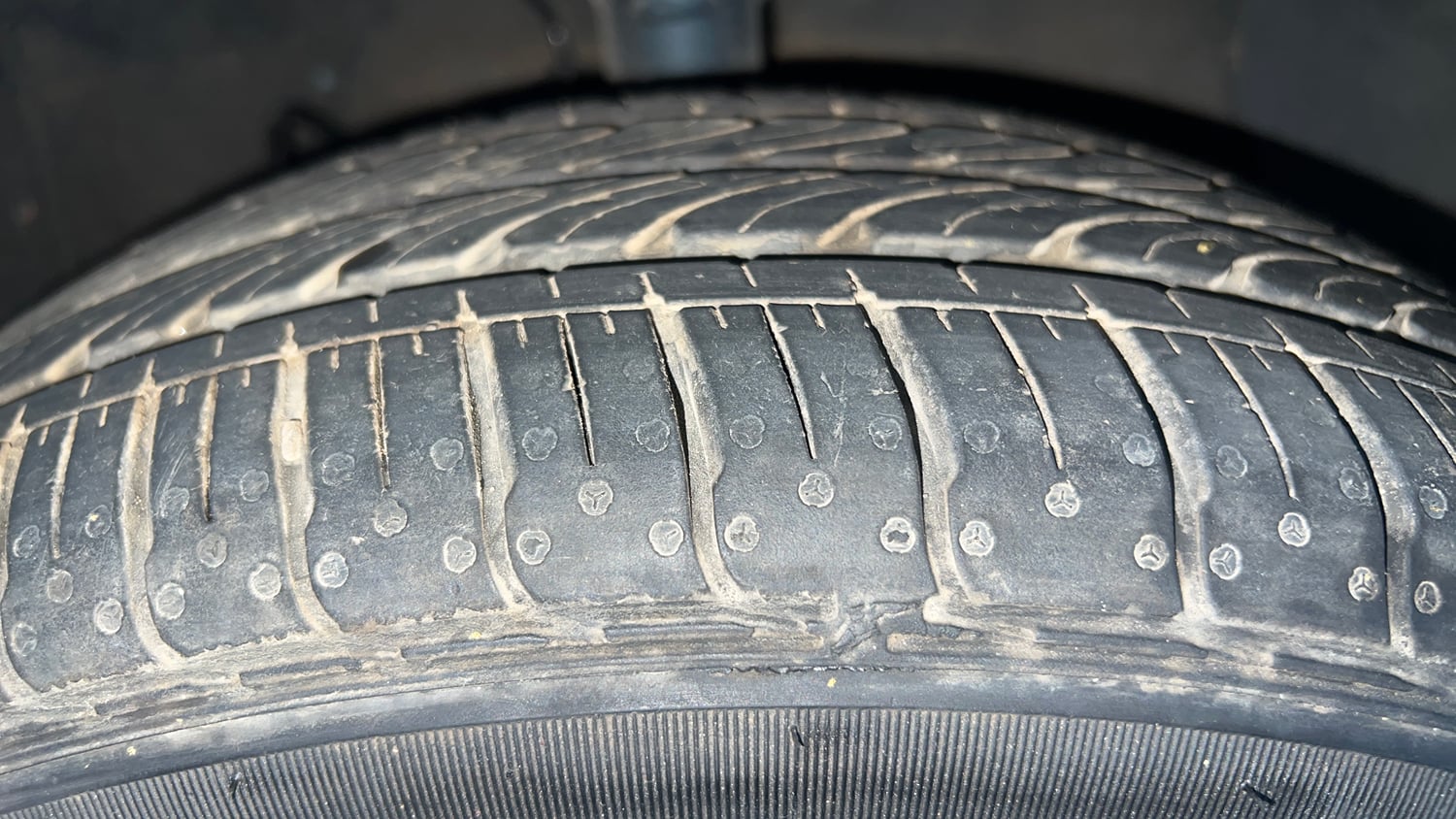 Used 2024 Hyundai Grand i10 Nios Sportz 1.2 Kappa VTVT Petrol Manual tyres RIGHT FRONT TYRE TREAD VIEW