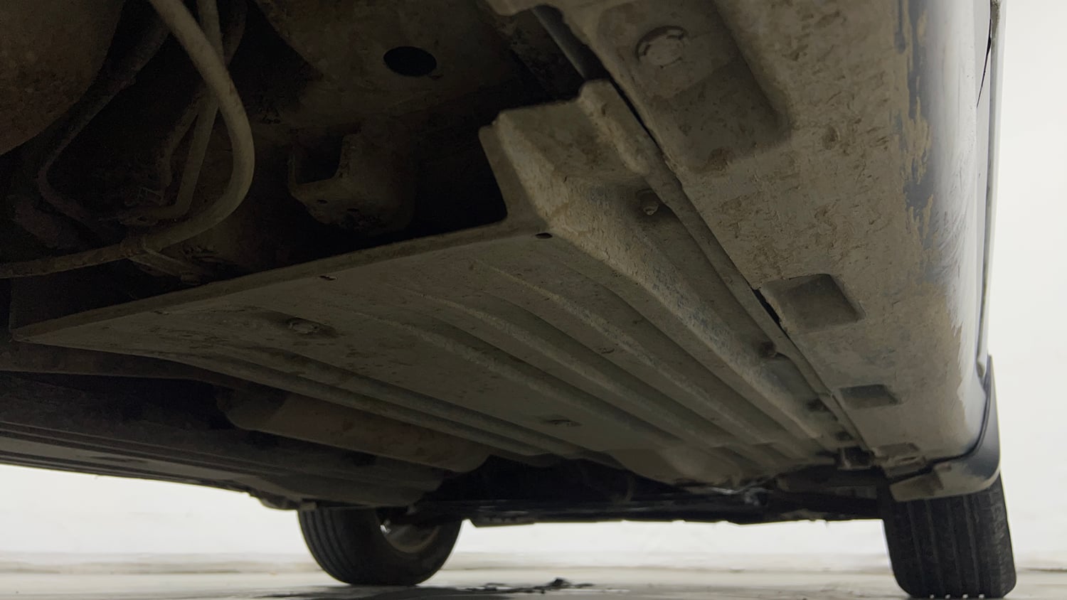 Used 2021 Maruti Suzuki Vitara Brezza ZXi Plus AT SHVS Petrol Automatic extra REAR RIGHT UNDERBODY VIEW