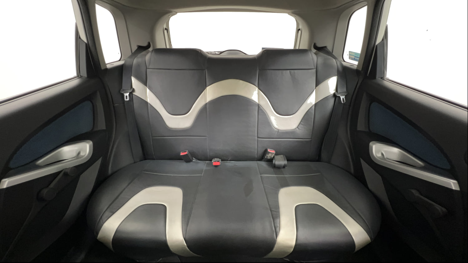 Used 2015 Ford Figo Duratec Petrol Titanium 1.2 Petrol Manual interior REAR SEAT CONDITION VIEW