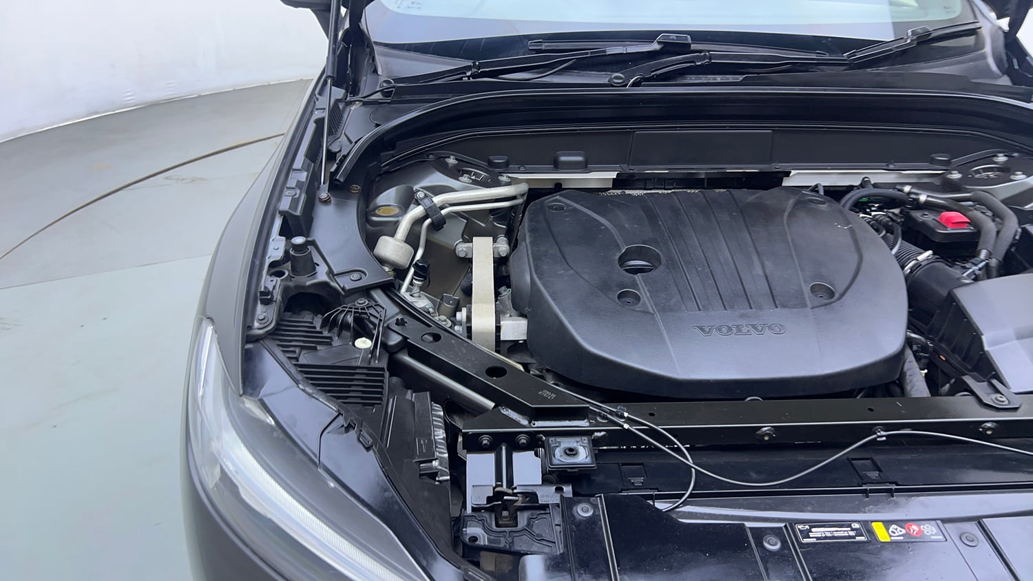 Used 2022 Volvo XC60 B5 Ultimate Petrol Automatic engine ENGINE RIGHT SIDE VIEW