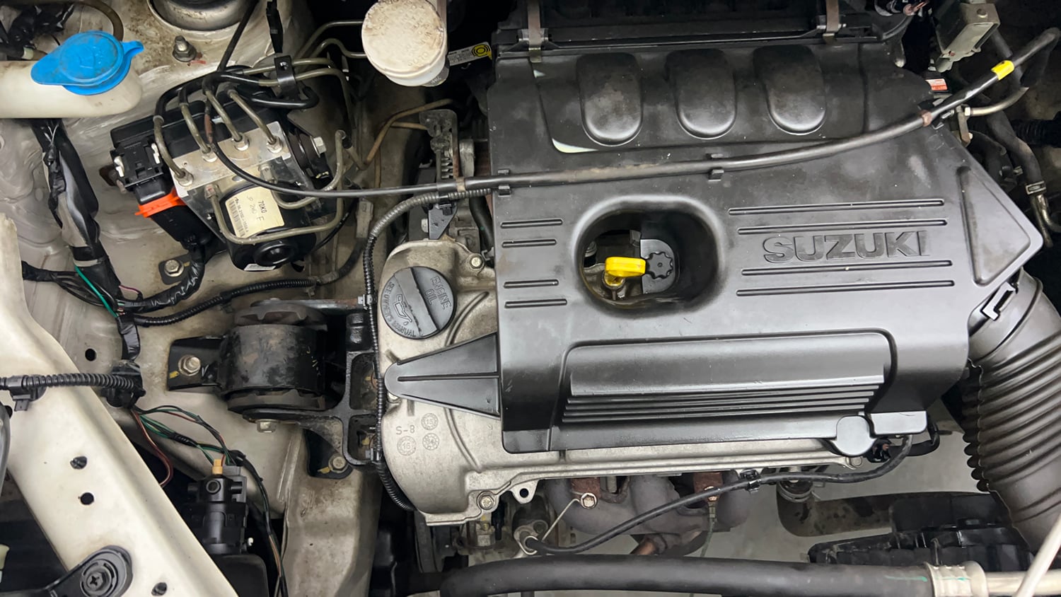 Used 2017 Maruti Suzuki Wagon R VXI Petrol Manual engine ENGINE RIGHT SIDE VIEW