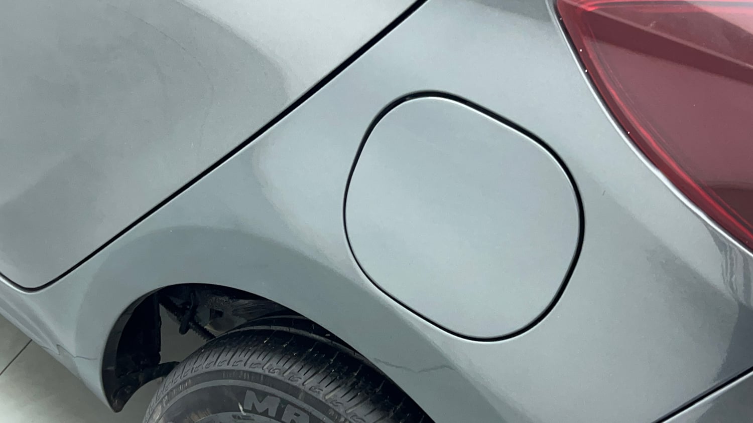 Used 2023 Tata Tiago XTA Petrol Automatic dents MINOR SCRATCH