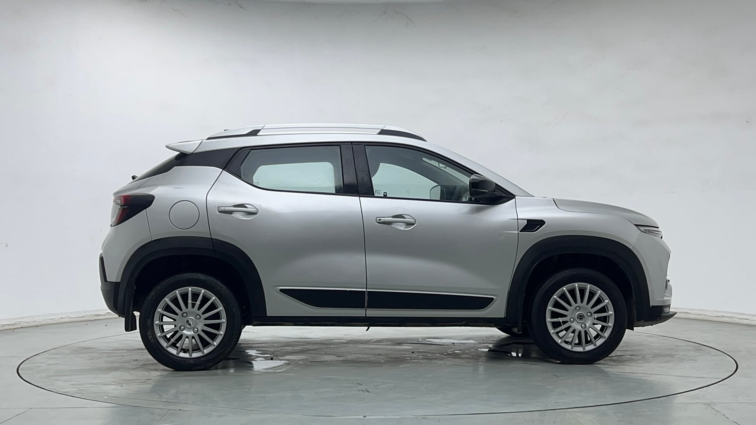 Used 2021 Renault Kiger RXT AMT Petrol Automatic exterior RIGHT SIDE VIEW