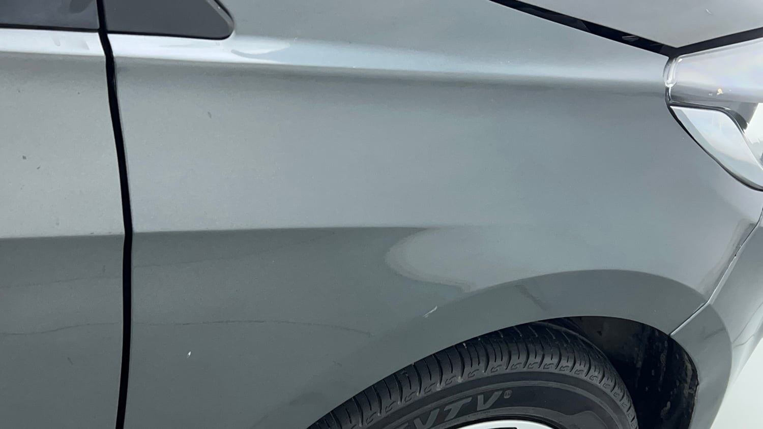 Used 2023 Tata Tiago XTA Petrol Automatic dents MINOR DENT