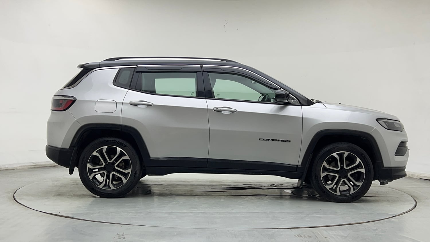 Used 2022 Jeep Compass Limited (O) 1.4 Petrol DCT Petrol Automatic exterior RIGHT SIDE VIEW