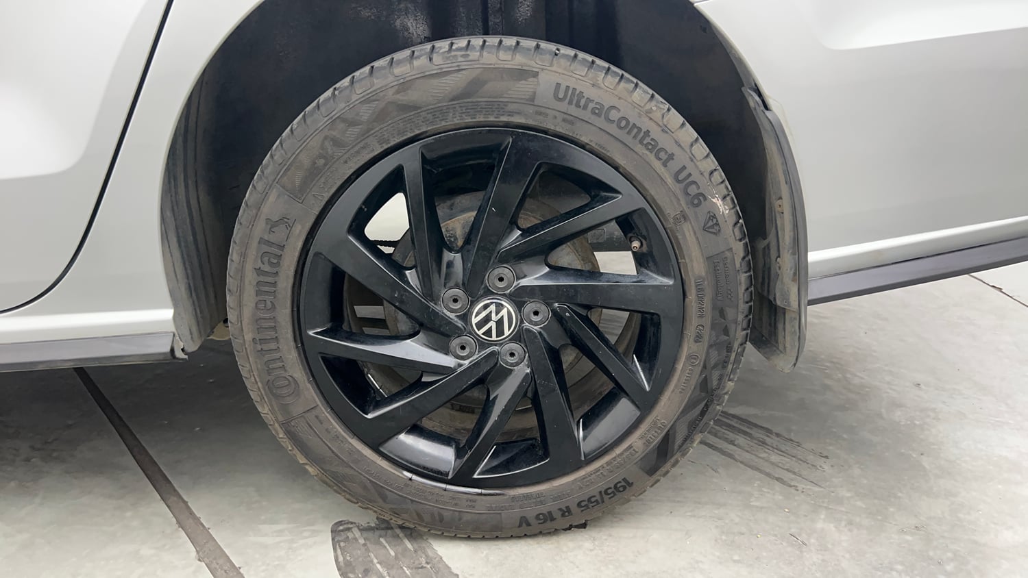 Used 2021 Volkswagen Vento Highline 1.0L TSI Petrol Manual tyres LEFT REAR TYRE RIM VIEW