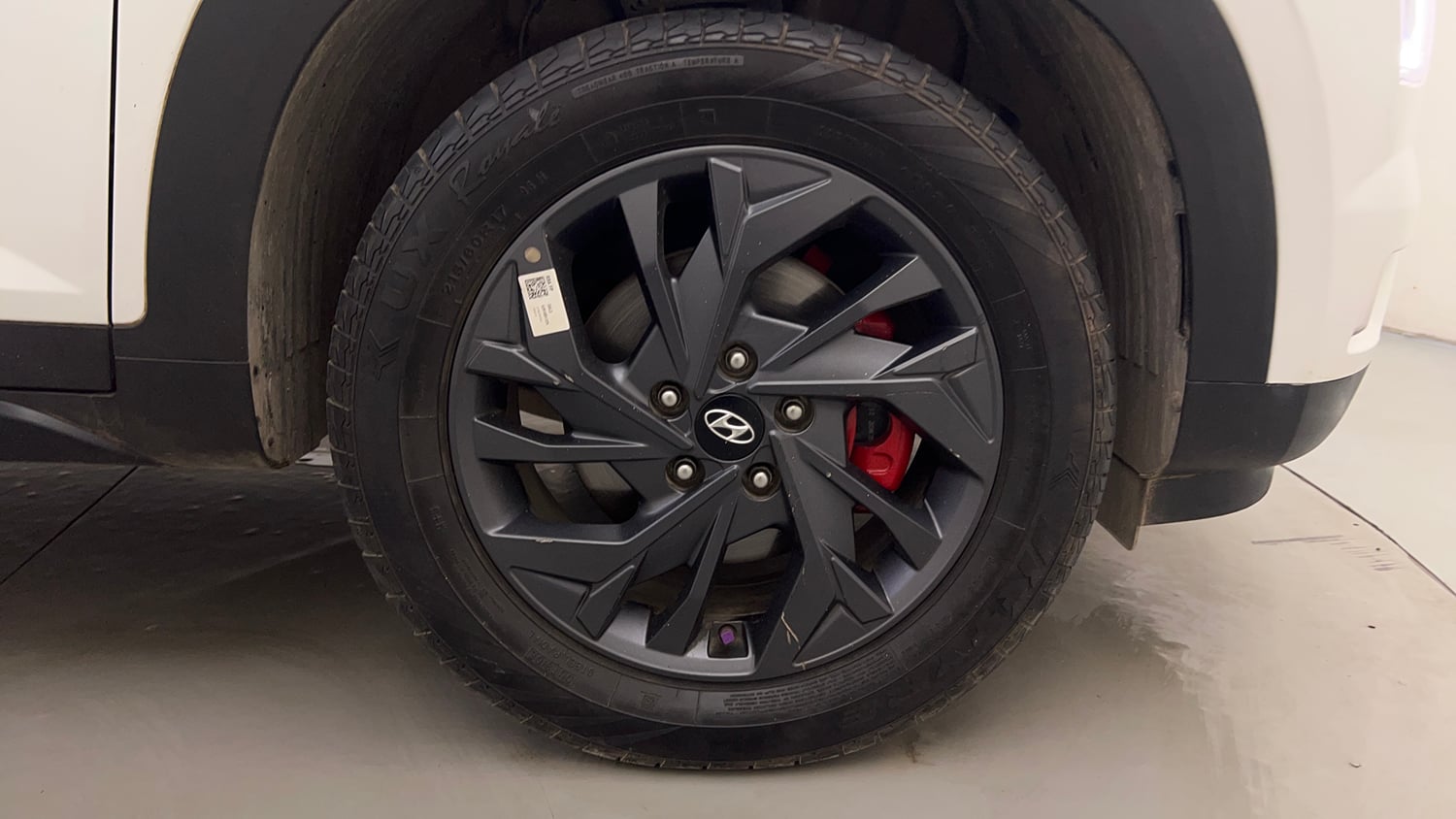 Used 2022 Hyundai Creta SX (O) 1.5 Petrol IVT Knight Petrol Automatic tyres RIGHT FRONT TYRE RIM VIEW
