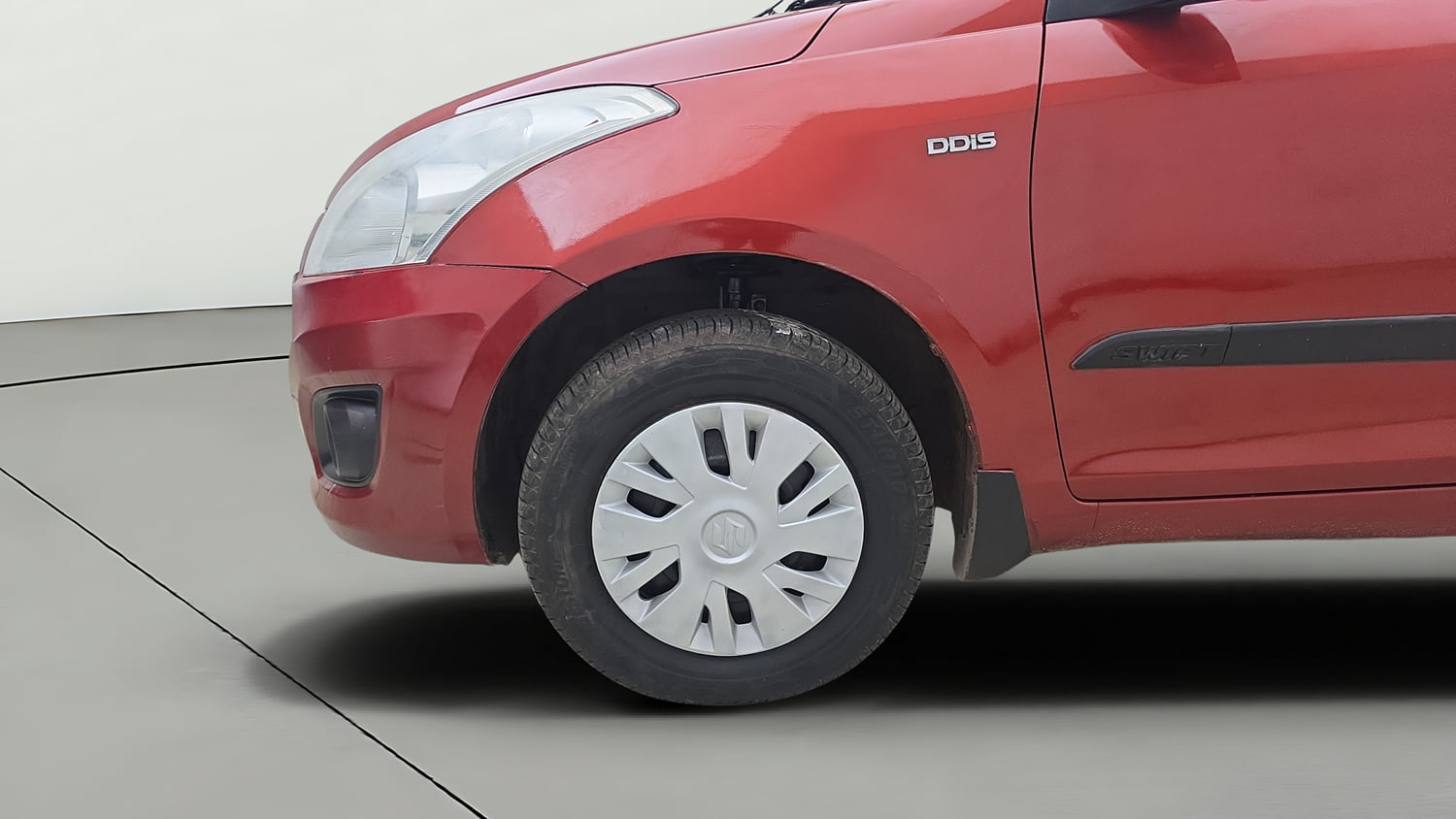 Used 2012 Maruti Suzuki Swift VDi Diesel Manual tyres LEFT FRONT TYRE RIM VIEW