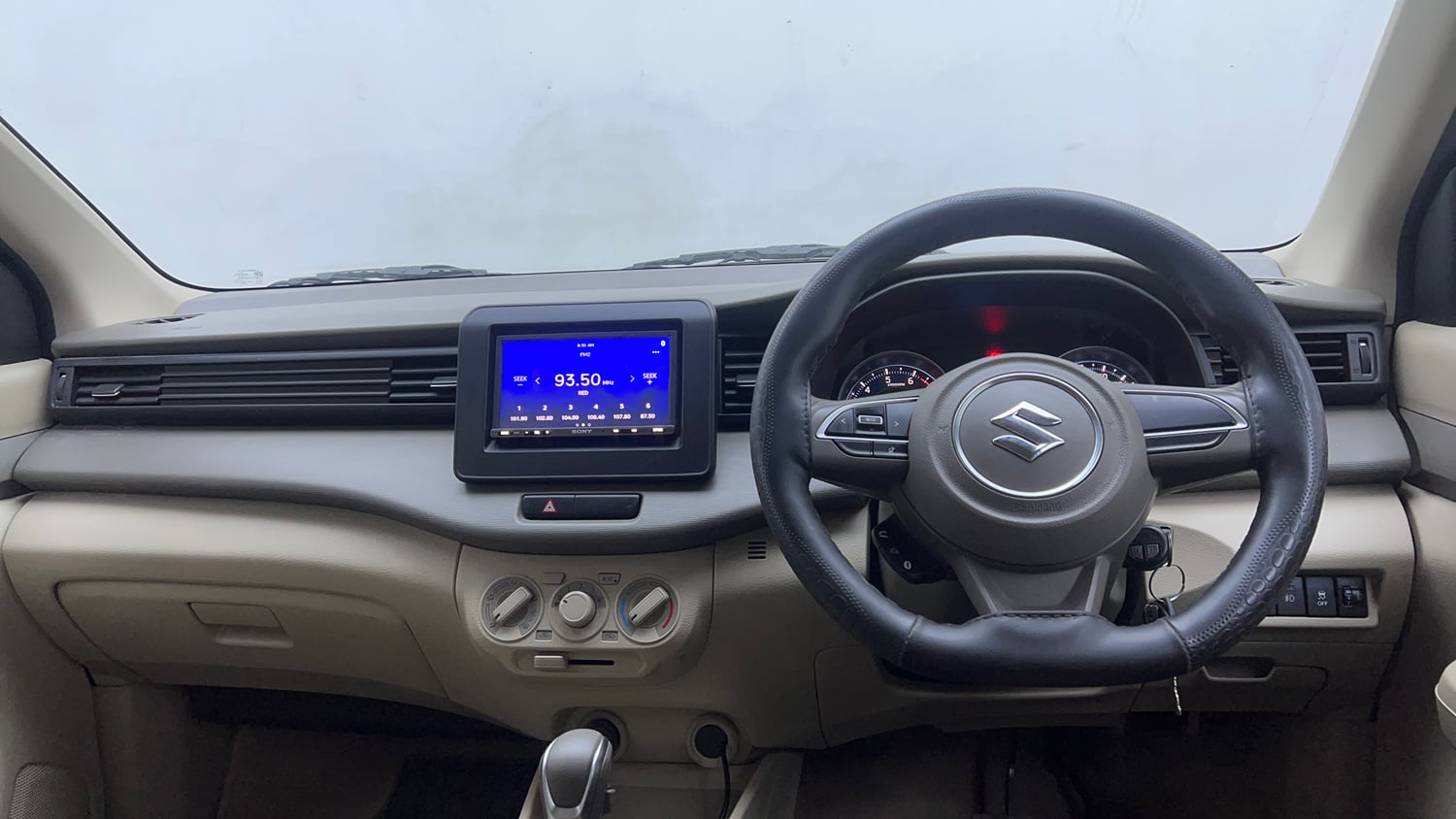 Used 2022 Maruti Suzuki New Ertiga VXi AT Petrol Automatic interior DASHBOARD VIEW