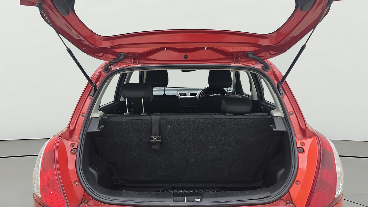 Used 2012 Maruti Suzuki Swift VDi Diesel Manual interior DICKY INSIDE VIEW