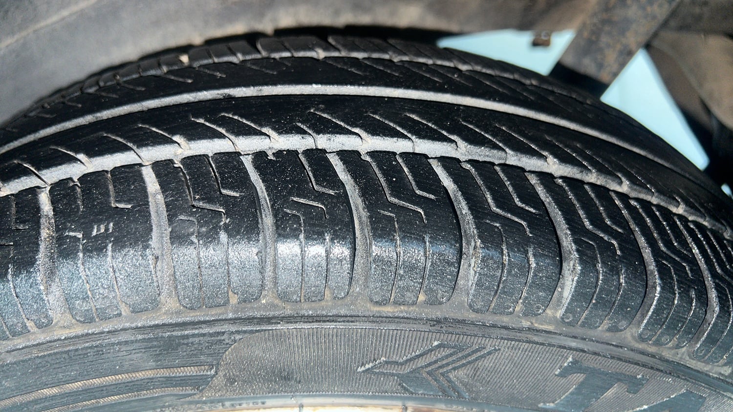 Used 2014 Maruti Suzuki Wagon R LXI CNG Cng Manual tyres LEFT REAR TYRE TREAD VIEW