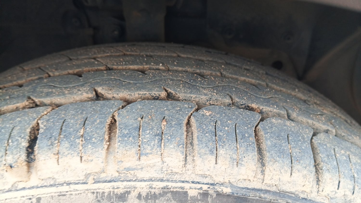 Used 2019 Ford Freestyle Trend Plus 1.2 Ti-VCT Petrol Manual tyres RIGHT FRONT TYRE TREAD VIEW