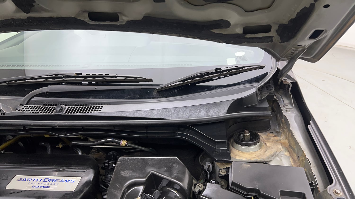 Used 2018 Honda Amaze 1.5 V CVT Diesel Diesel Automatic engine ENGINE LEFT SIDE HINGE & APRON VIEW