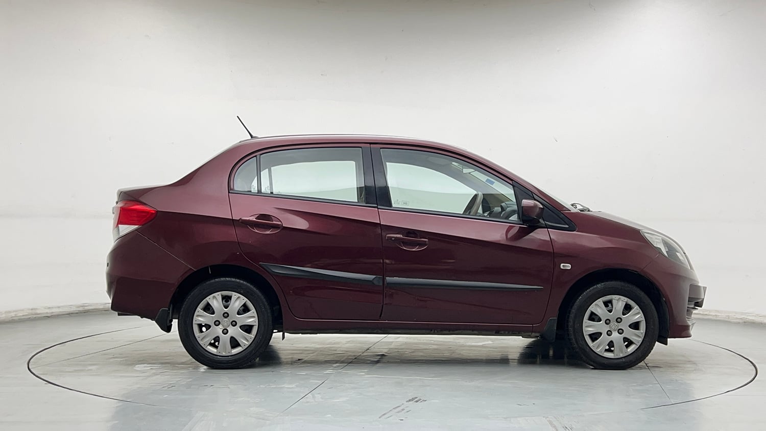 Used 2013 Honda Amaze 1.2 S i-VTEC Petrol Manual exterior RIGHT SIDE VIEW