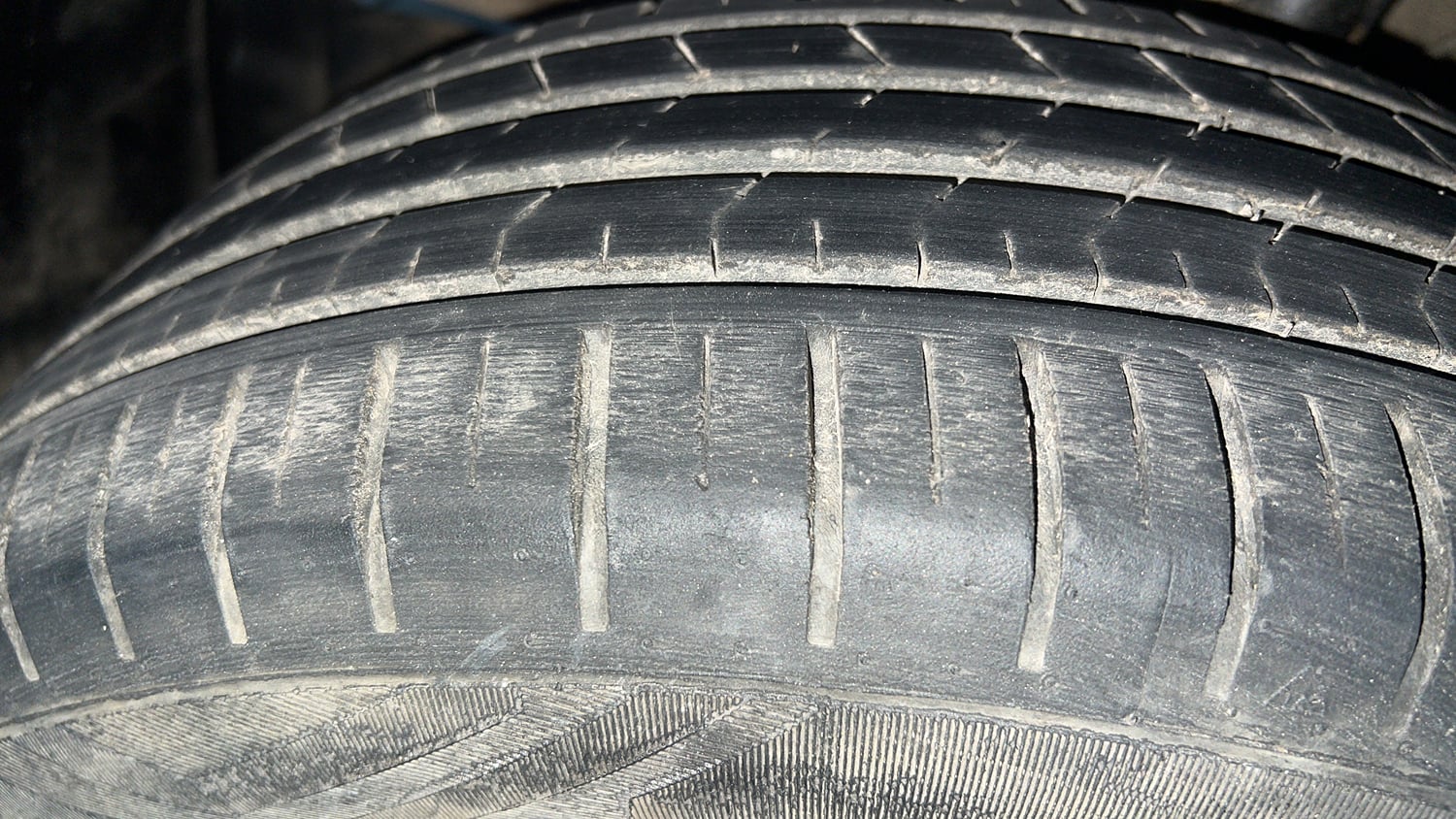 Used 2021 Maruti Suzuki Baleno Zeta Petrol Manual tyres LEFT FRONT TYRE TREAD VIEW