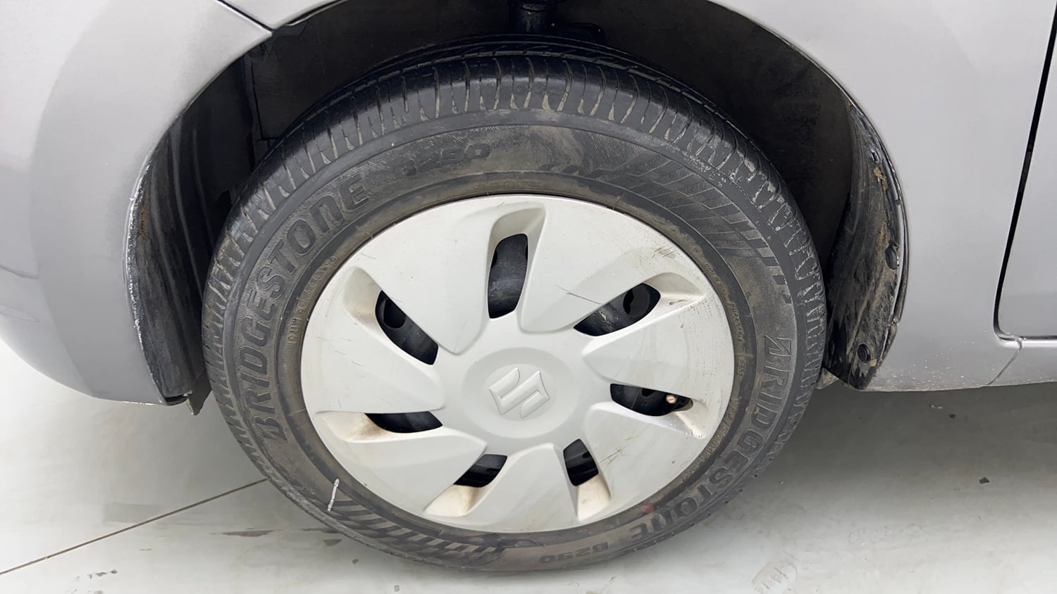Used 2016 Maruti Suzuki Celerio ZXi Petrol Manual tyres LEFT FRONT TYRE RIM VIEW