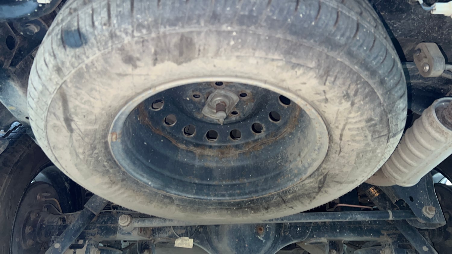 Used 2022 Mahindra Scorpio S9 Diesel Manual tyres SPARE TYRE VIEW