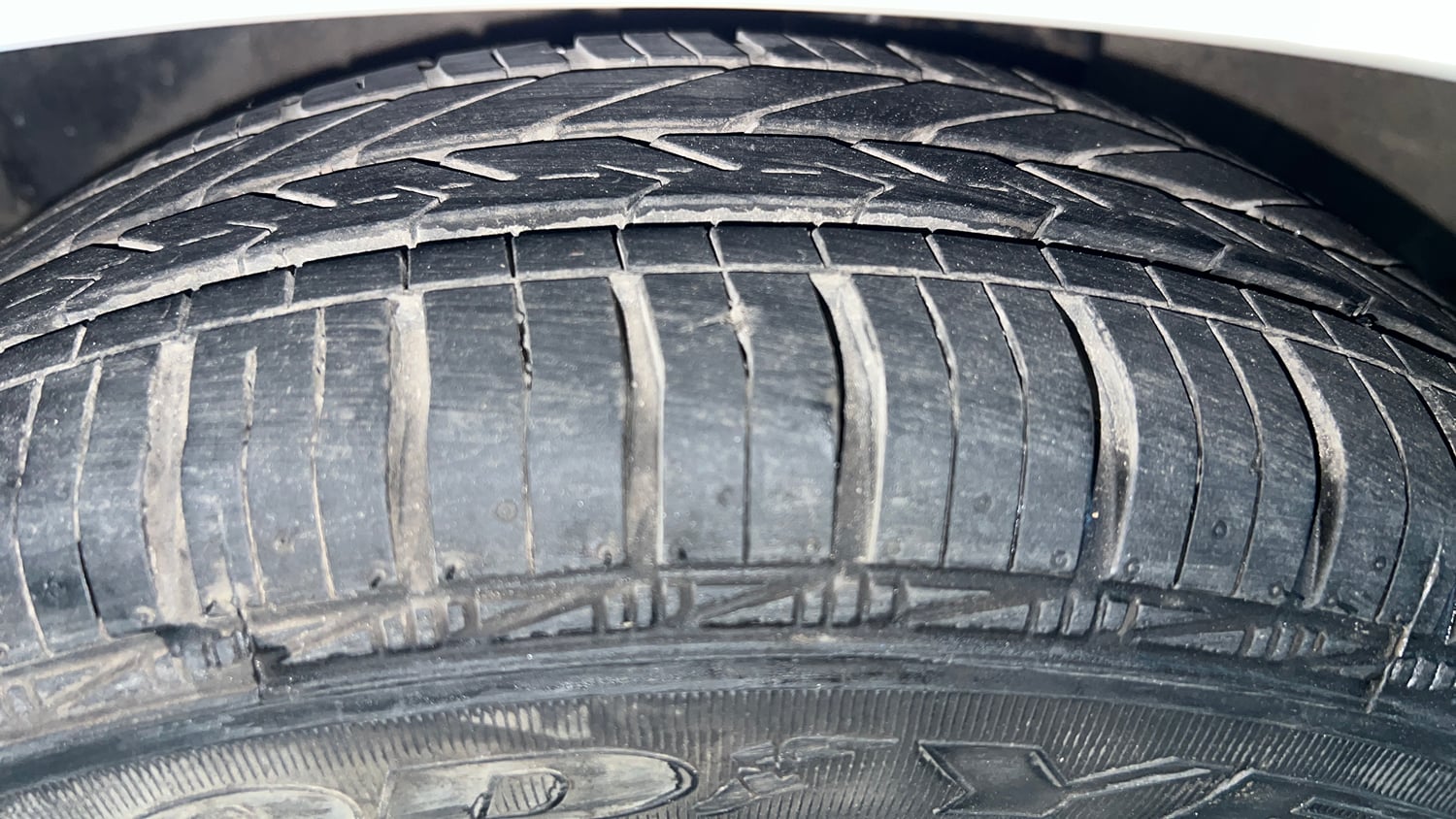 Used 2014 Maruti Suzuki Celerio VXi Petrol Manual tyres LEFT FRONT TYRE TREAD VIEW