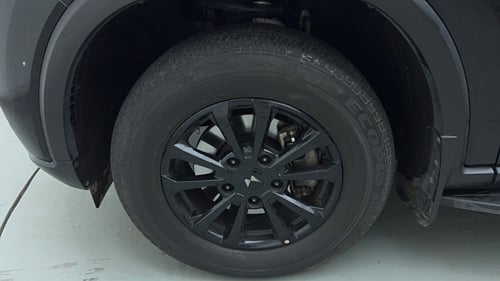 Used 2025 Mahindra Scorpio N Z8 Petrol MT 7 STR Petrol Manual tyres LEFT FRONT TYRE RIM VIEW