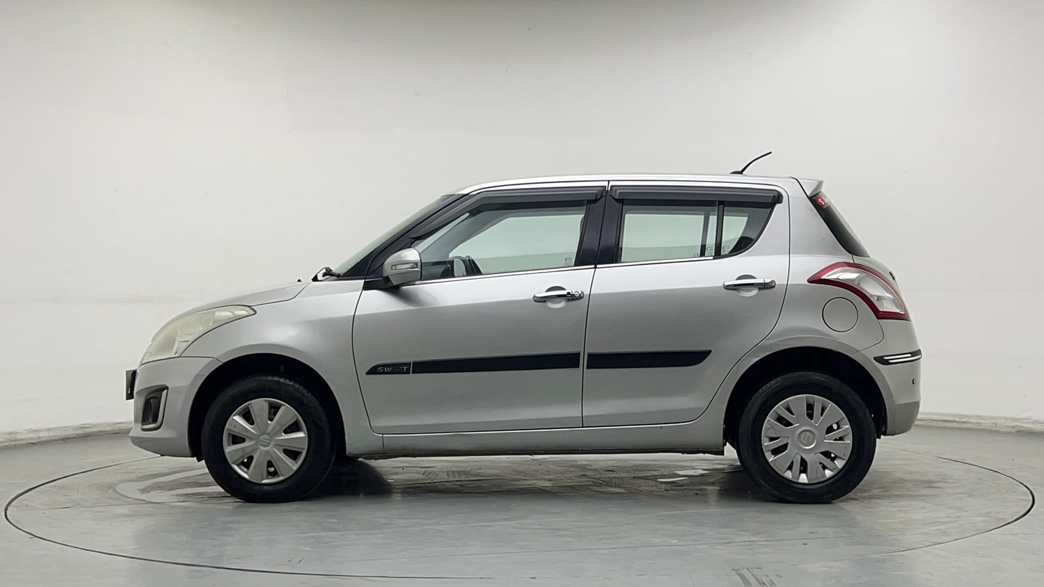 Used 2015 Maruti Suzuki Swift VXi Petrol Manual exterior LEFT SIDE VIEW