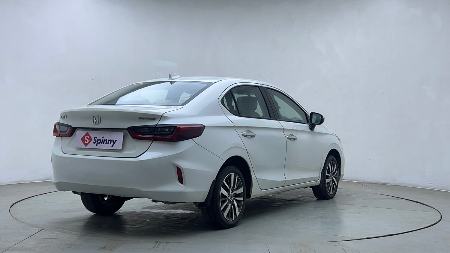 Used 2022 Honda City ZX Petrol Petrol Manual exterior RIGHT REAR CORNER VIEW