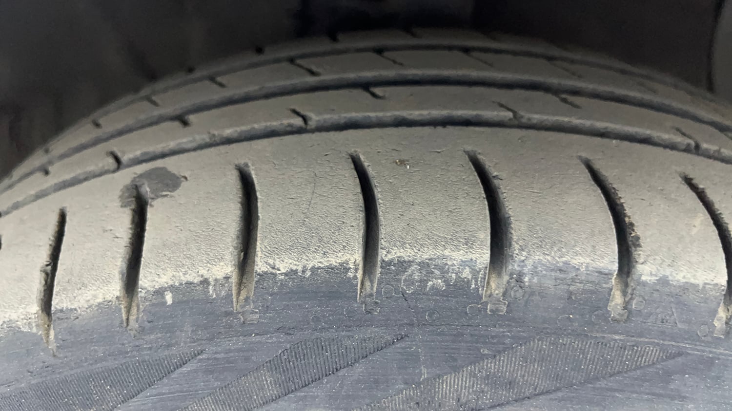 Used 2016 Hyundai Xcent SX 1.1 CRDi Diesel Manual tyres RIGHT FRONT TYRE TREAD VIEW