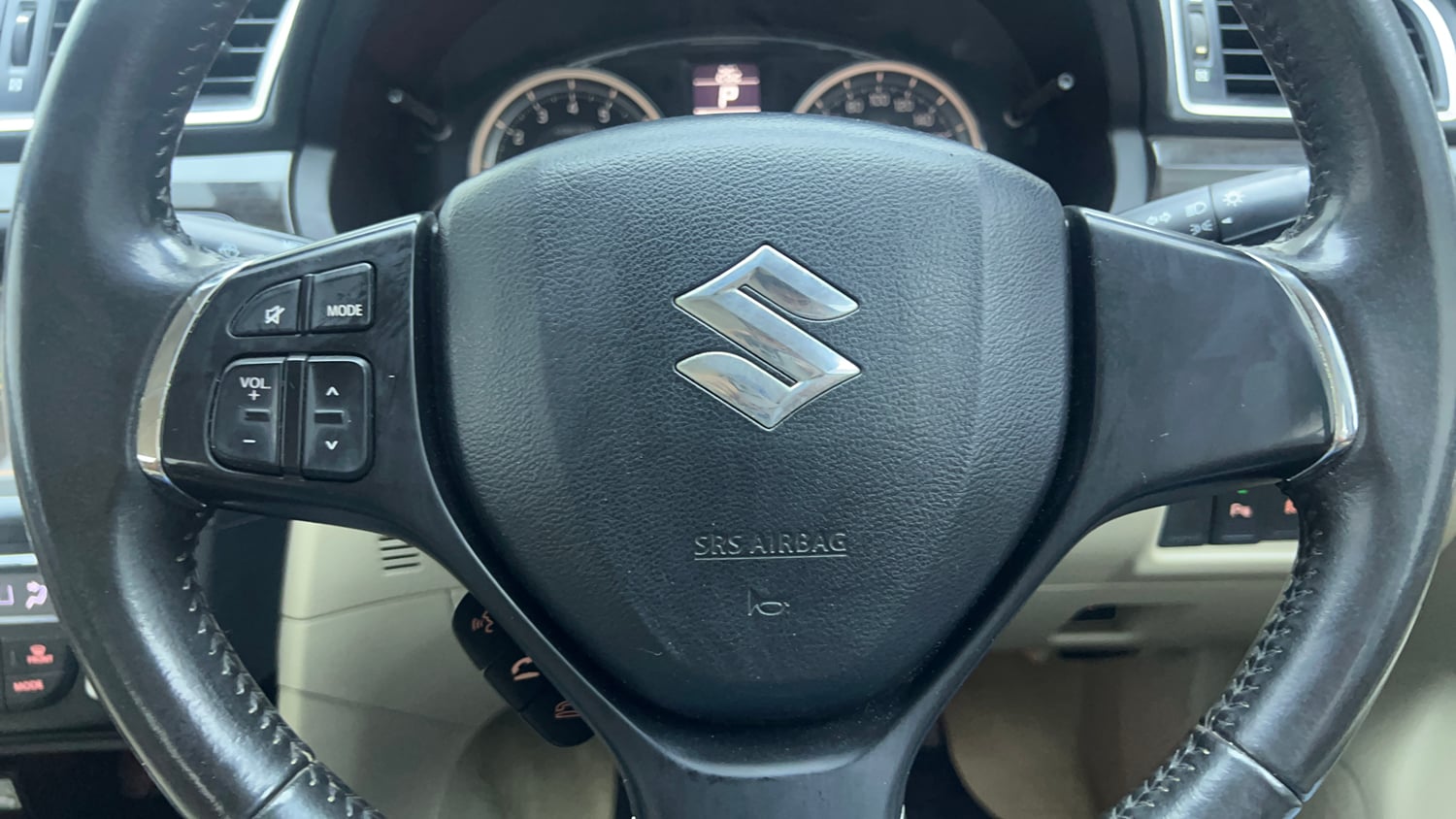 Used 2016 Maruti Suzuki Ciaz ZXI+ AT Petrol Automatic top_features Airbags