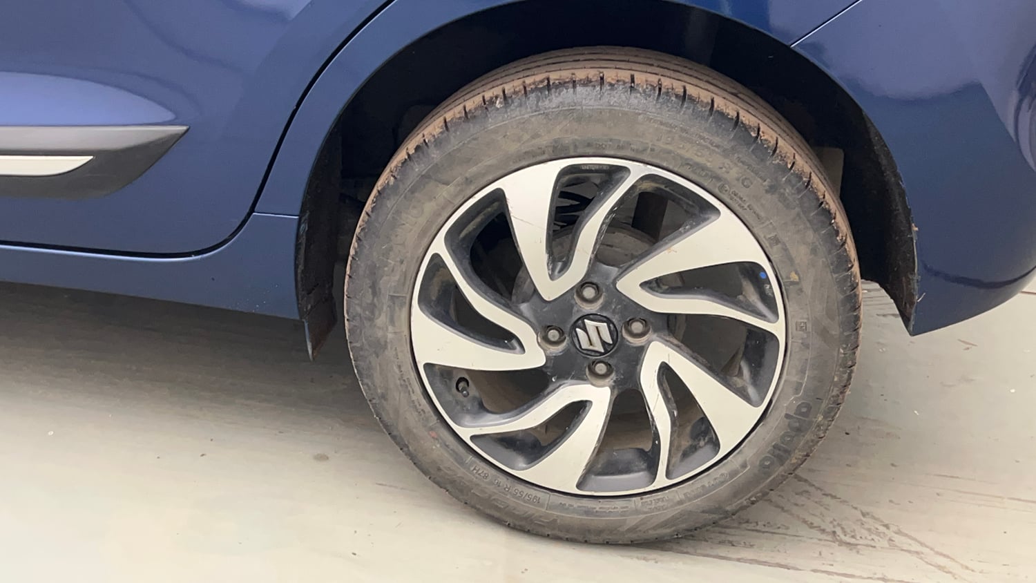 Used 2019 Maruti Suzuki Baleno Zeta 1.2 Petrol Manual tyres LEFT REAR TYRE RIM VIEW