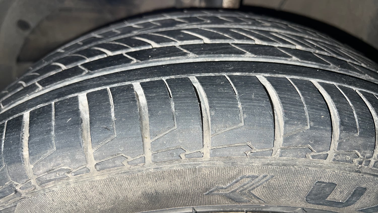 Used 2020 Maruti Suzuki Baleno Zeta Petrol Manual tyres LEFT FRONT TYRE TREAD VIEW