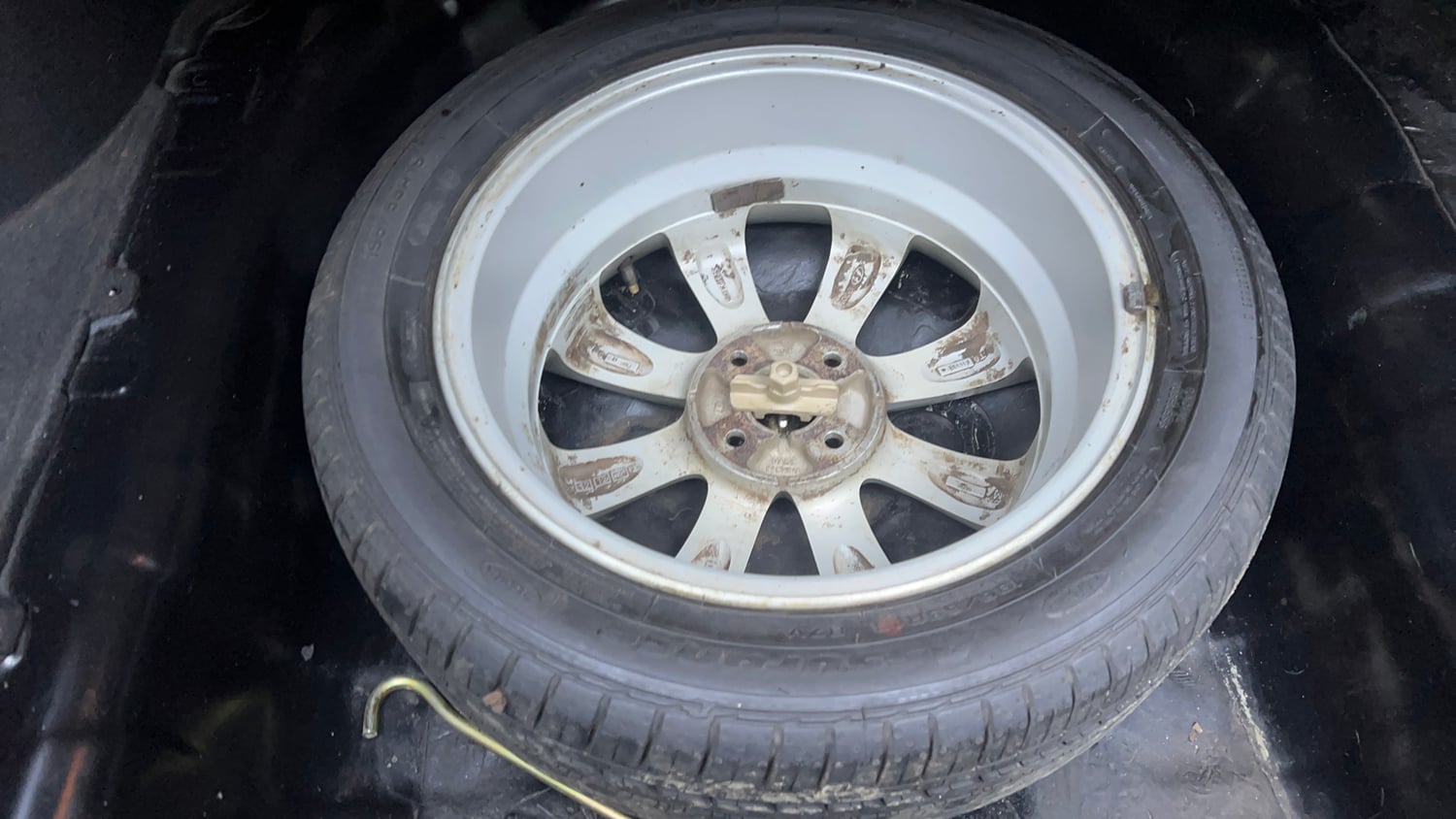 Used 2013 Hyundai Verna Fluidic 1.6 VTVT SX Petrol Manual tyres SPARE TYRE VIEW