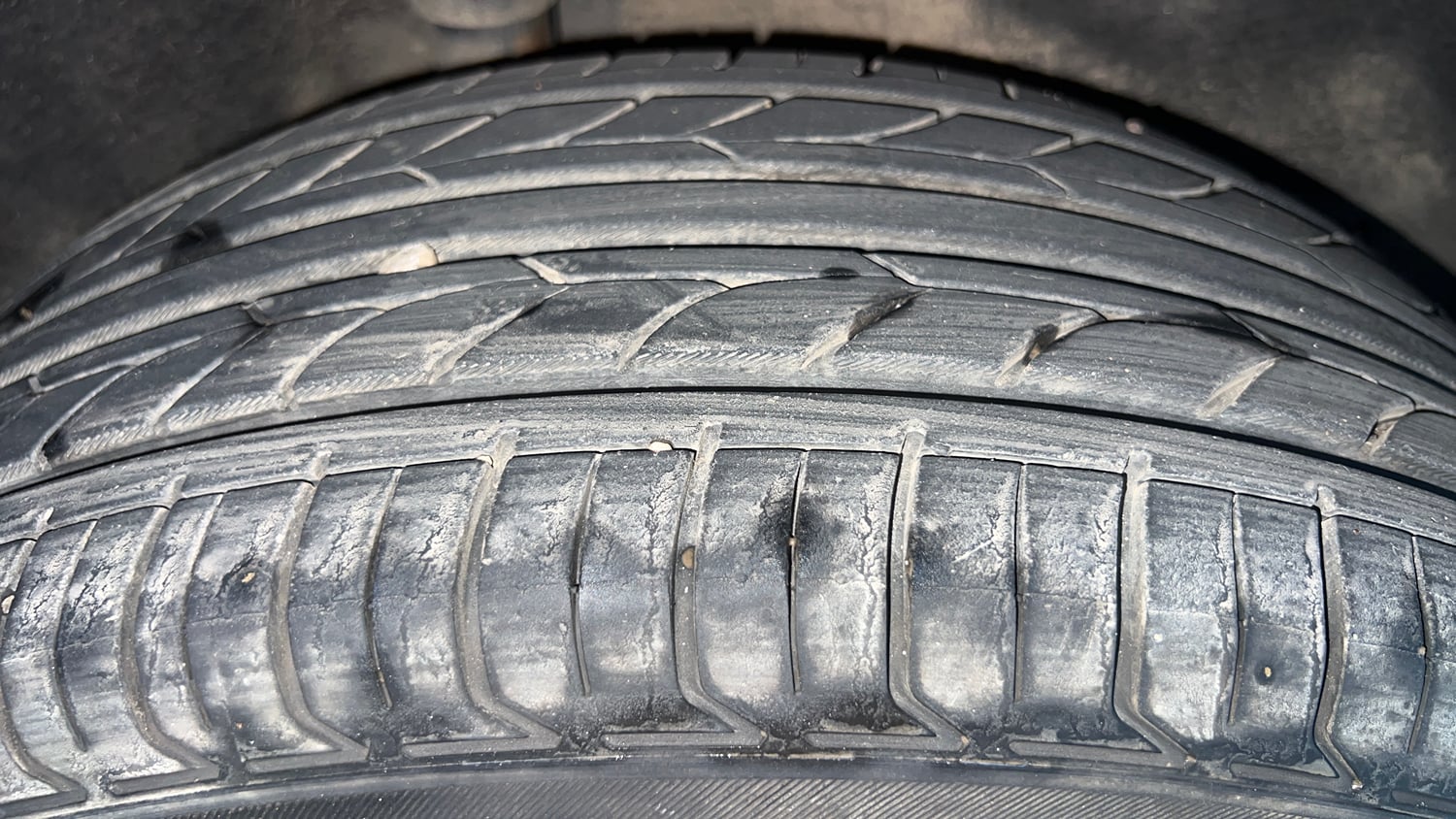 Used 2018 Ford EcoSport Trend + 1.5L Ti-VCT AT Petrol Automatic tyres RIGHT REAR TYRE TREAD VIEW