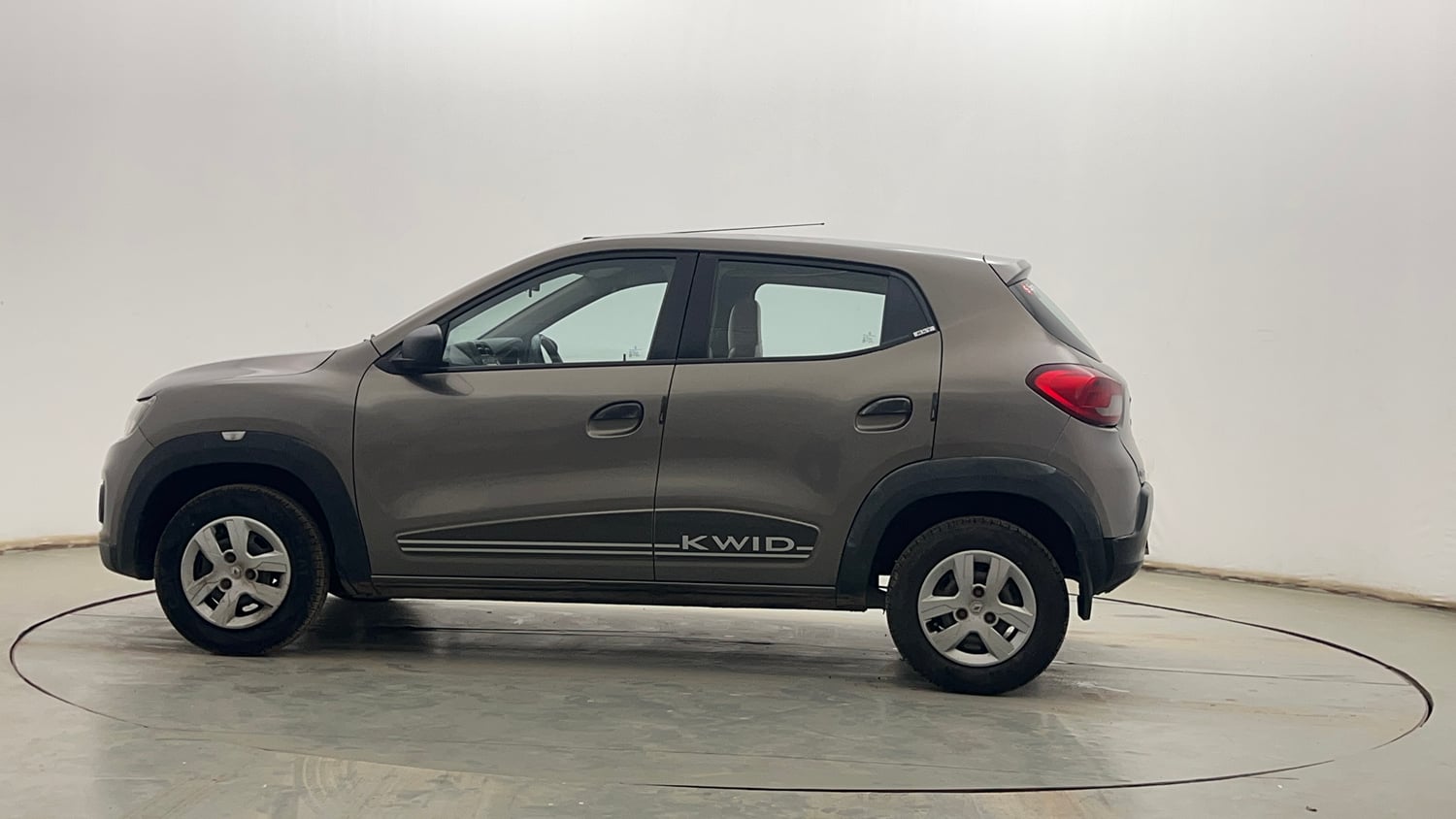 Used 2018 Renault Kwid RXT (O) 1.0 SCE Edition Petrol Manual exterior LEFT SIDE VIEW