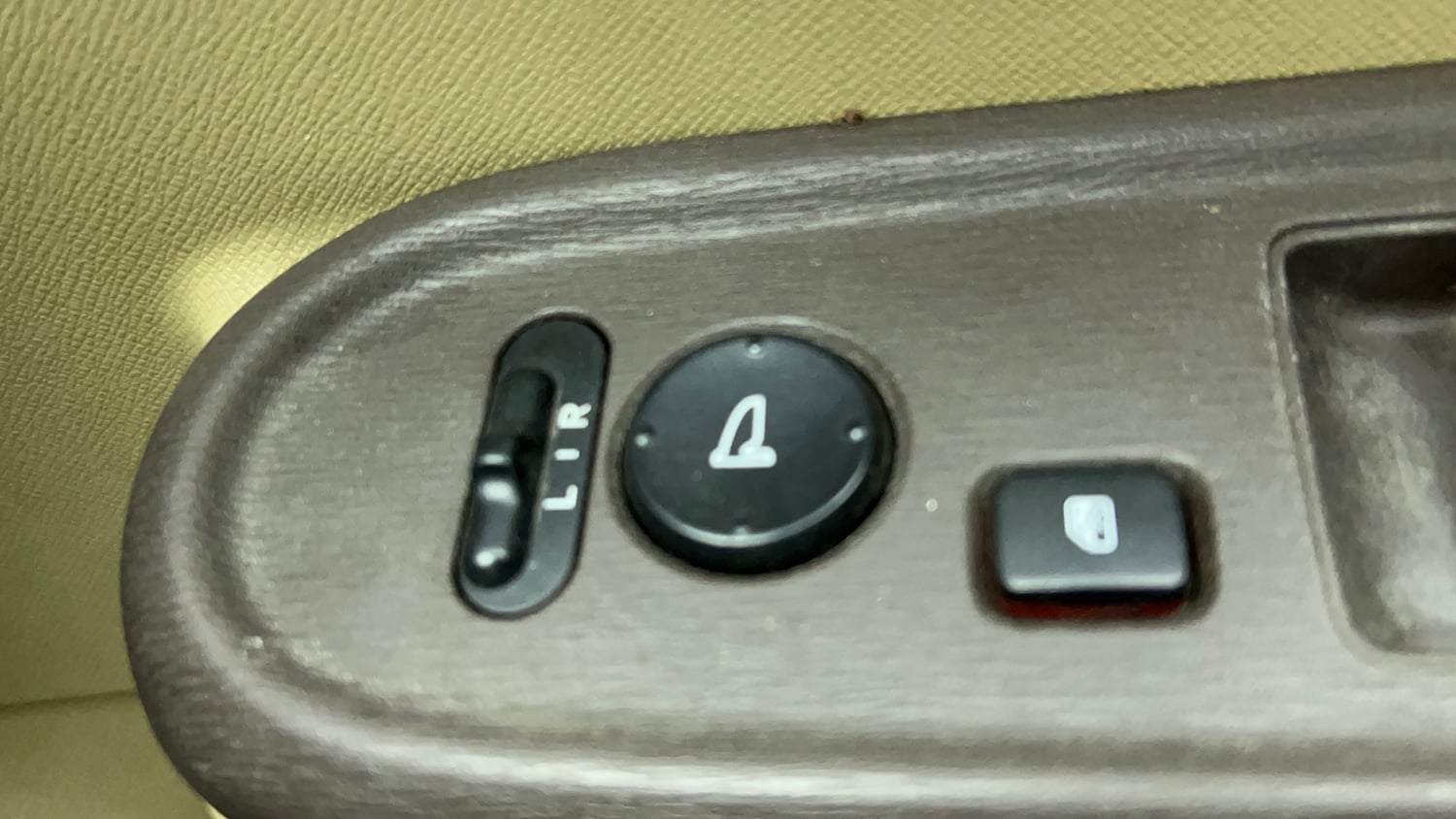 Used 2013 Honda Amaze 1.2 S i-VTEC Petrol Manual top_features Adjustable ORVM