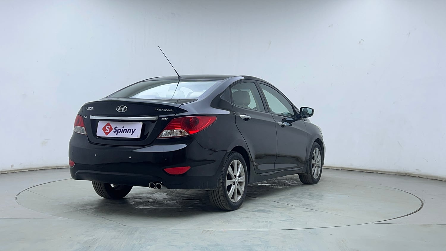 Used 2013 Hyundai Verna Fluidic 1.6 VTVT SX Petrol Manual exterior RIGHT REAR CORNER VIEW