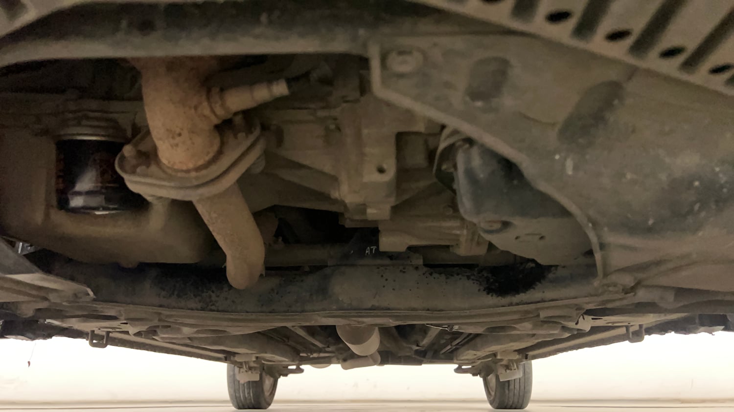 Used 2017 Maruti Suzuki Ciaz Alpha 1.4 AT Petrol Automatic extra FRONT LEFT UNDERBODY VIEW